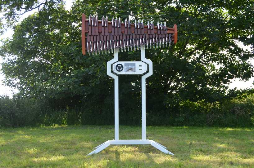 404 error page deisgn example #258: the massive 44-note ore-some xylophone generates randomly timed music