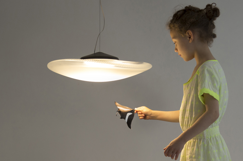 constance guisset loop lamp fabbian designboom