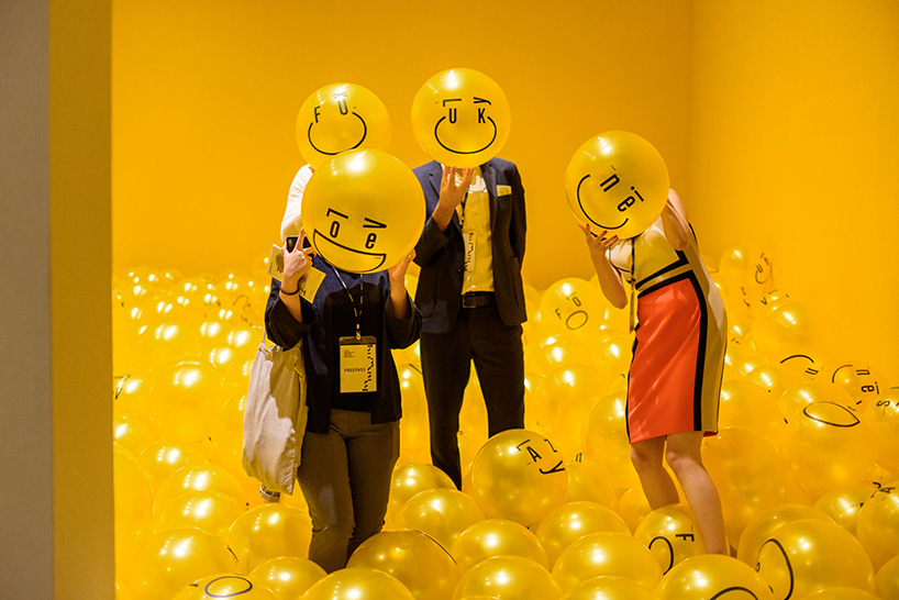 kissmiklos pays homage to the first smiley face with 'emogram' installation in south korea designboom