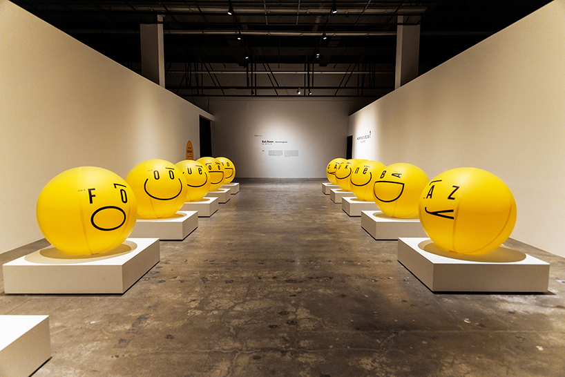 kissmiklos pays homage to the first smiley face with 'emogram' installation in south korea designboom