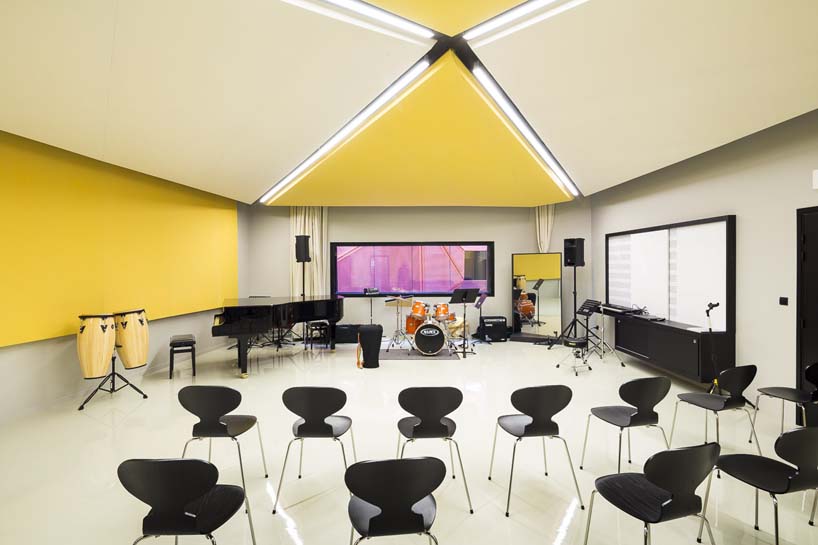 peripheriques architectes espace culturel de la hague france designboom