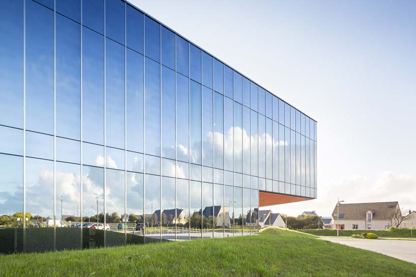 peripheriques architectes espace culturel de la hague france designboom