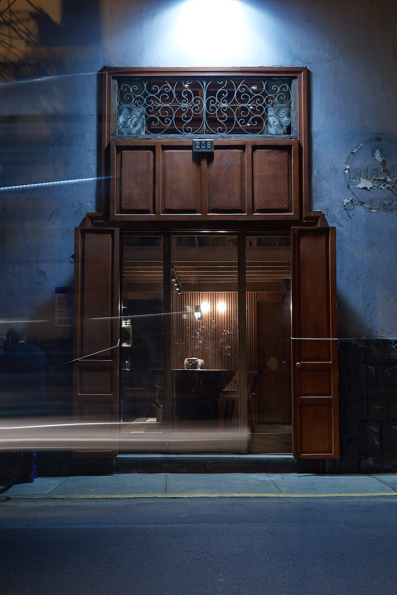 ghezzi novak and blanco use natural materials in cozy restaurant interior, lima