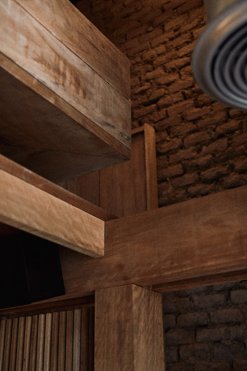 ghezzi novak and blanco use natural materials in cozy restaurant interior, lima