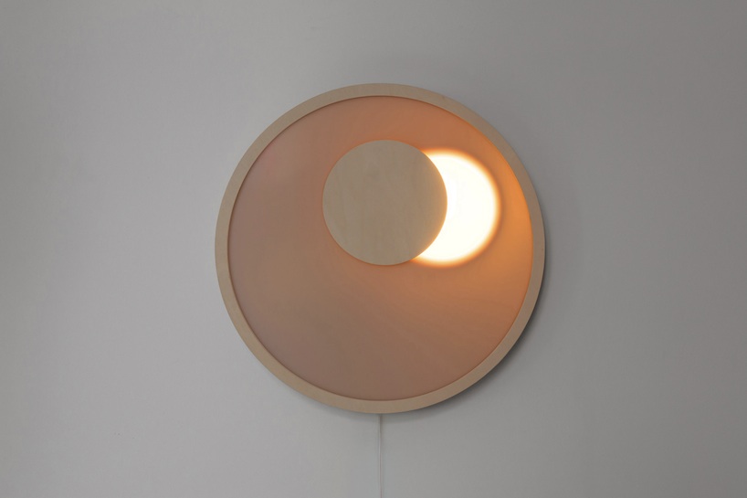 pani jurek + piotr musialowski fill kinetic kolo light with sand  - 5