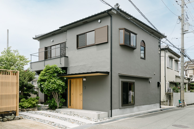 double-level foyer puts modern twist on traditional doma in coil Kazuteru Matumura Architects' re:teramoto house in itama
