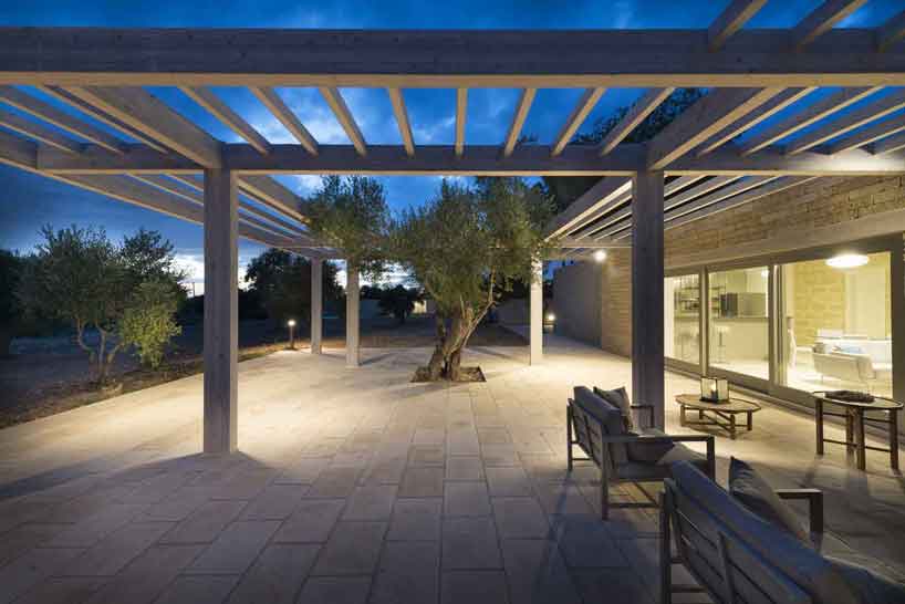 massimo iosa ghini villa salento italy designboom