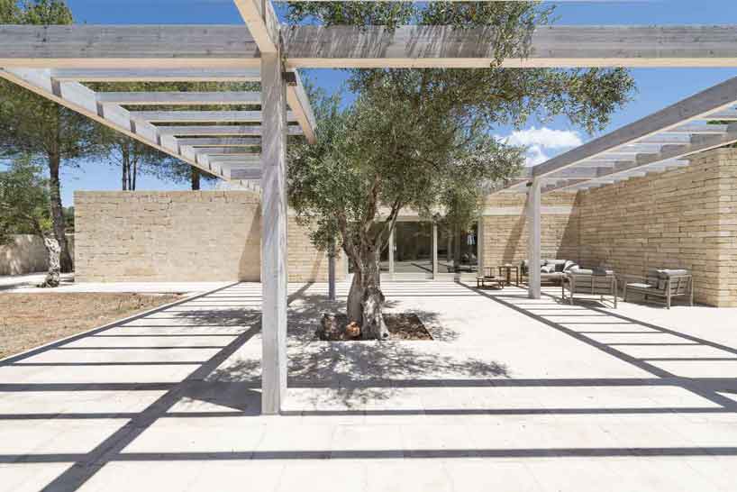 massimo iosa ghini villa salento italy designboom