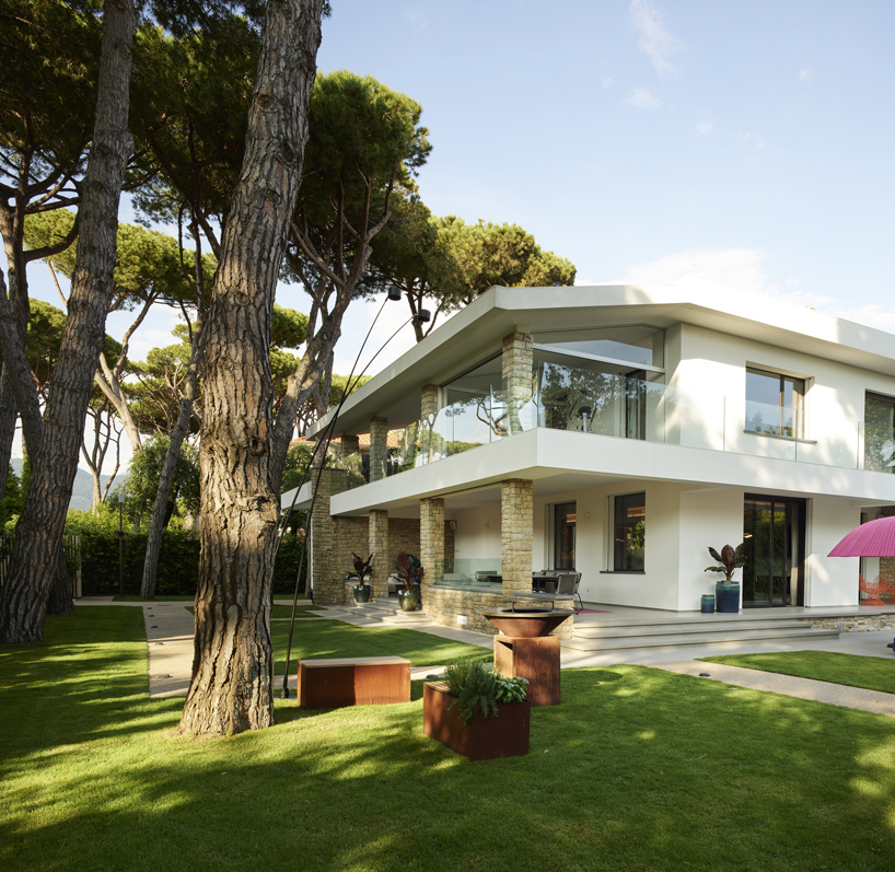 at forte dei marmi a villa from the 1960 rethought in a contemporary way by architect massimo iosa ghini 1
