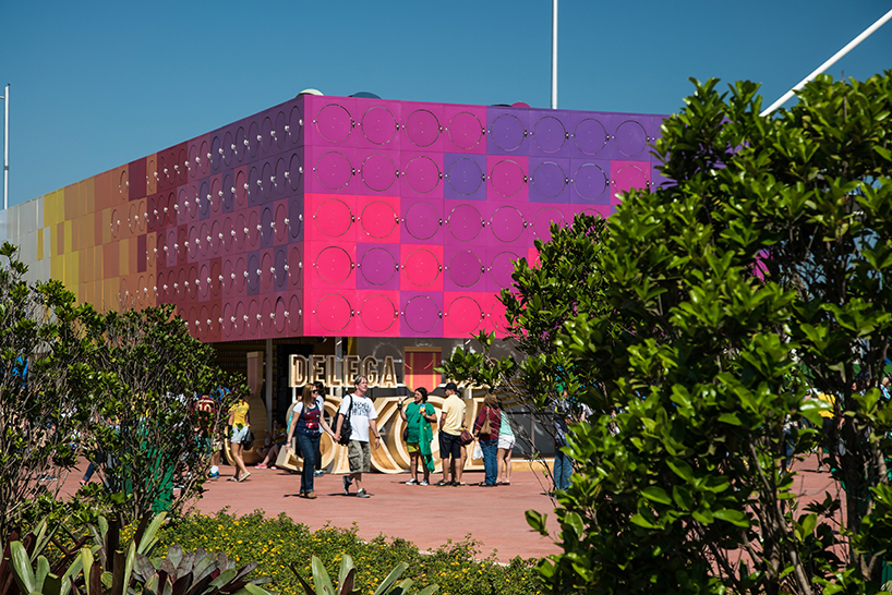 estudio guto requena interactive dancing pavilion rio olympics designboom