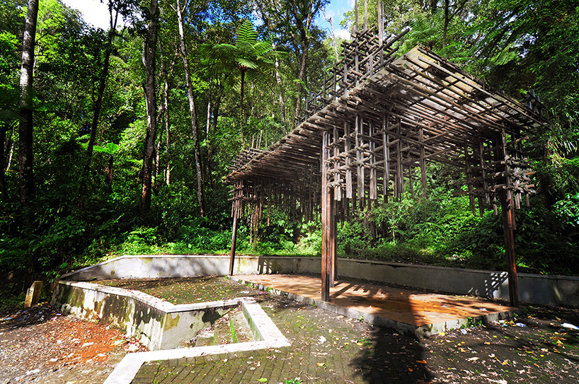 budipradono architects i shelter cycling indonesia designboom