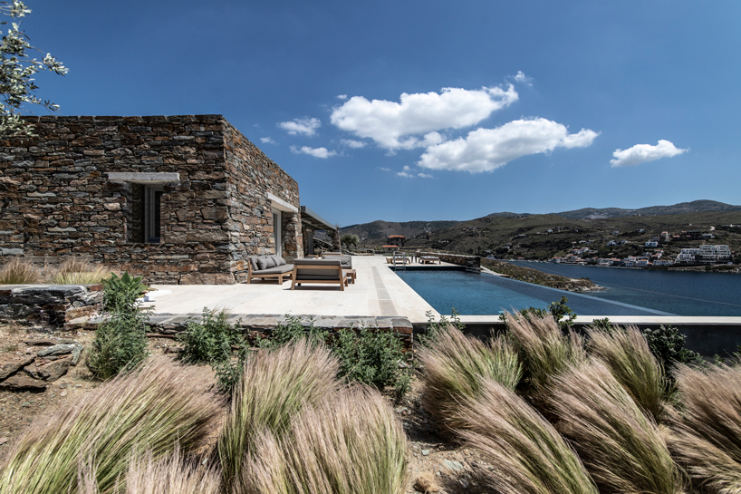bobotis+bobotis weaves semi-submerged villas into the rugged landscape of kea island, greece