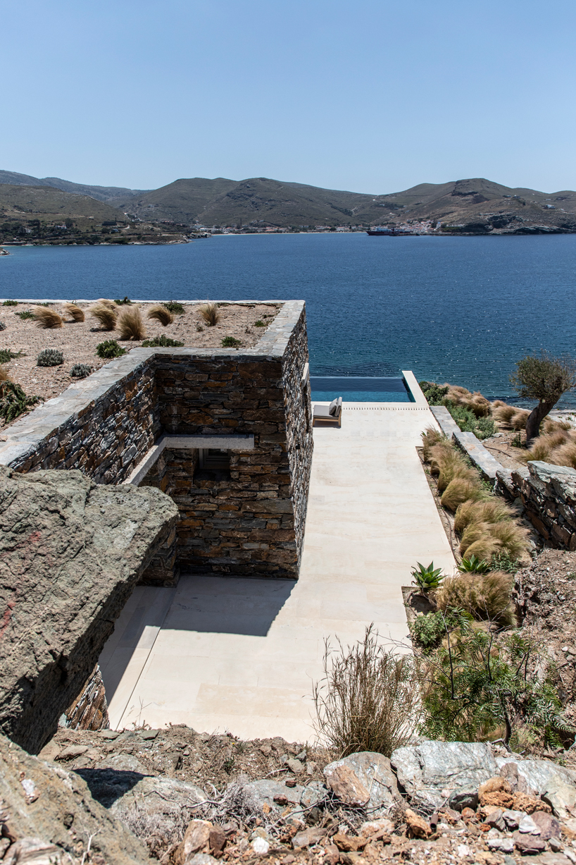 bobotis+bobotis weaves semi-submerged villas into the rugged landscape of kea island, greece