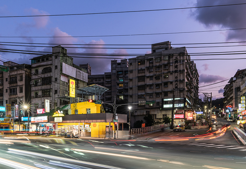 studio APL completes a canary yellow sandwich shop renovation in taiwan