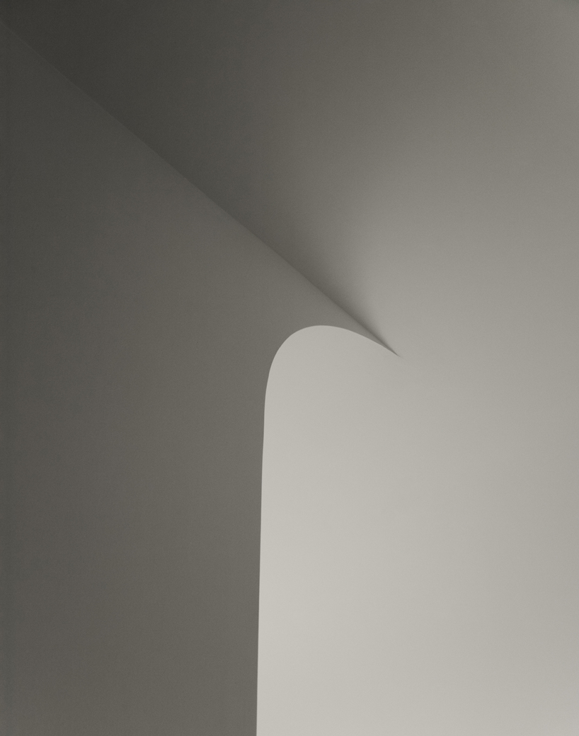 inaba williams softly curves the ceiling coving of 'williamsburg penthouse' in brooklyn designboom