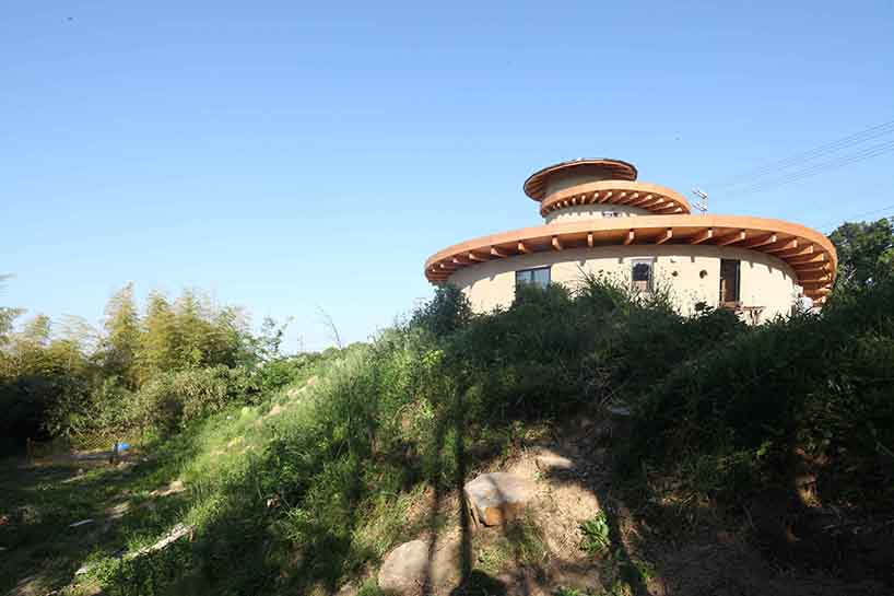house where the nature and humans grow together 2