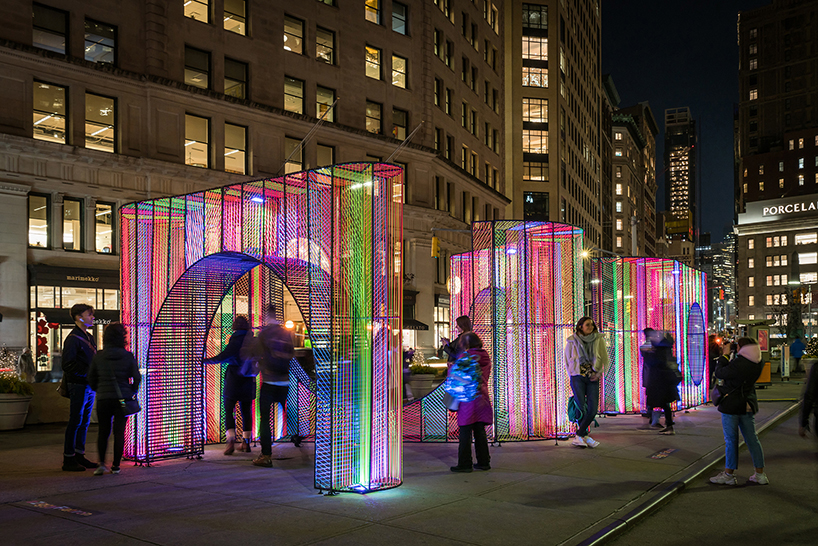 hou de sousa's iridescent ziggy installation opens in new york's flatiron plaza designboom