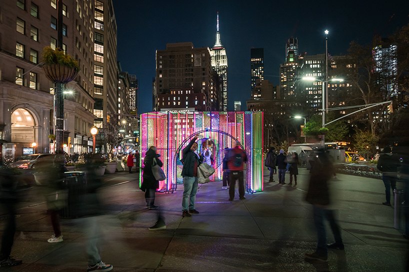 hou de sousa's iridescent ziggy installation opens in new york's flatiron plaza designboom