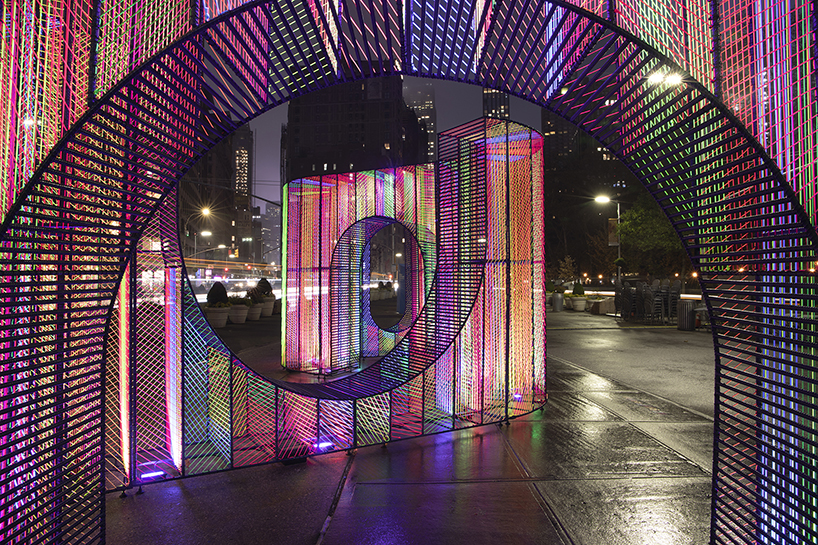 hou de sousa's iridescent ziggy installation opens in new york's flatiron plaza designboom