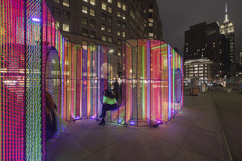 hou de sousa's iridescent ziggy installation opens in new york's flatiron plaza designboom