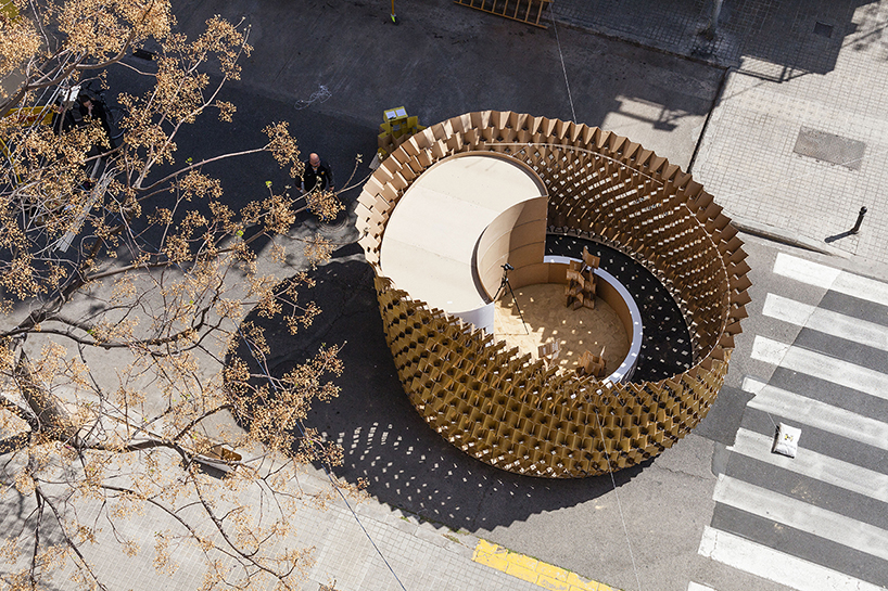 nituniyo memosesmas empty head falles valencia spain designboom