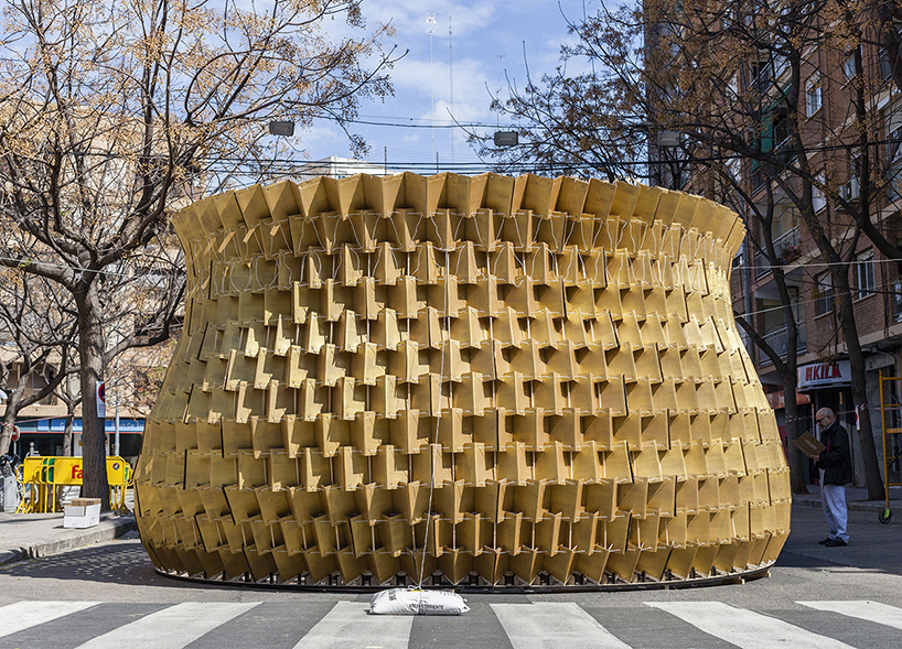 nituniyo memosesmas empty head falles valencia spain designboom