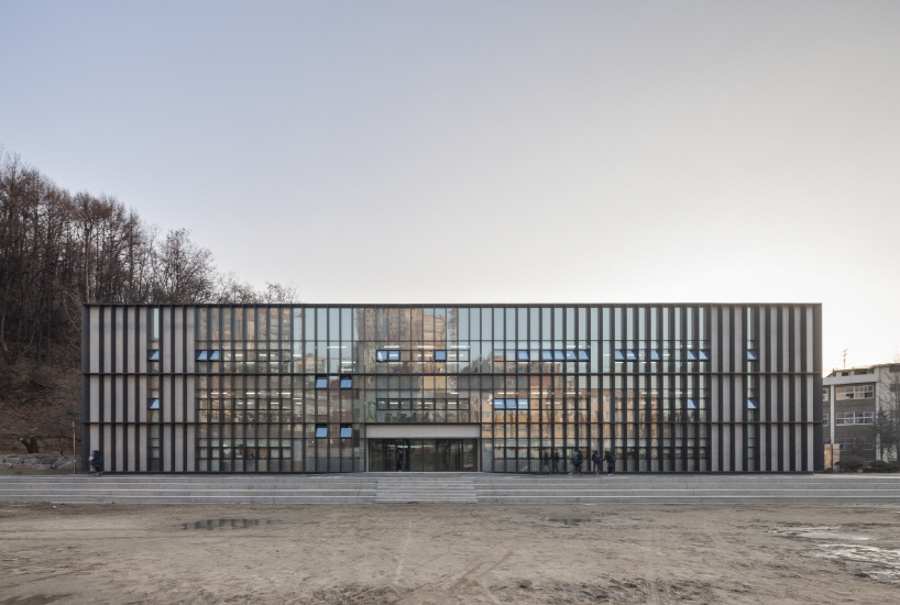 DH triangle school korea nameless architecture designboom