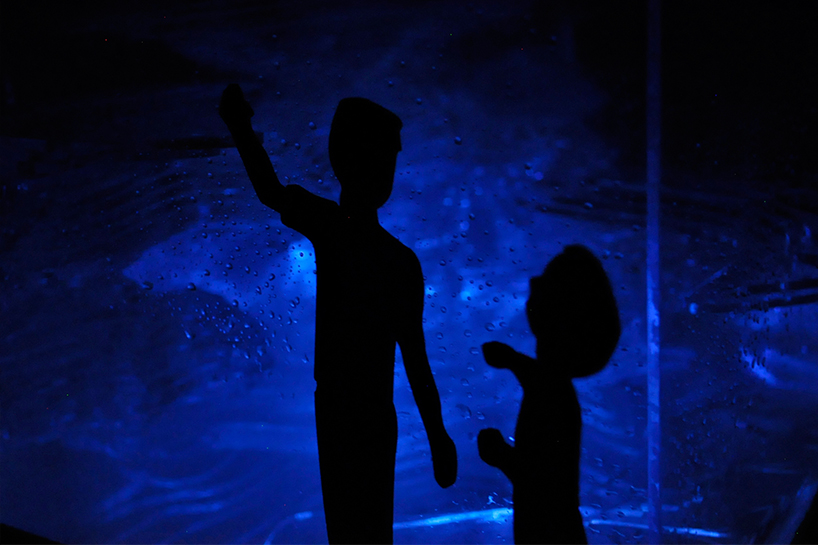 island chen develops the blue island bioluminescent algae installation - 3