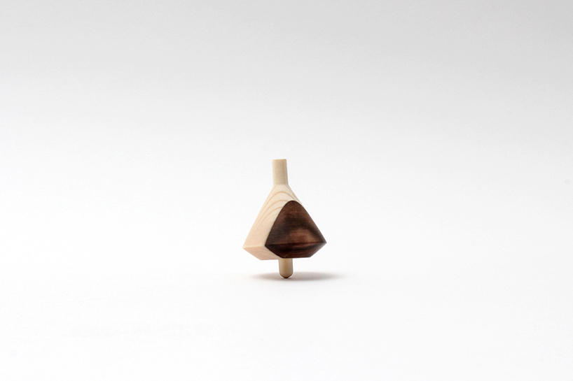 craft combine creates a spinning top influenced by korean characters