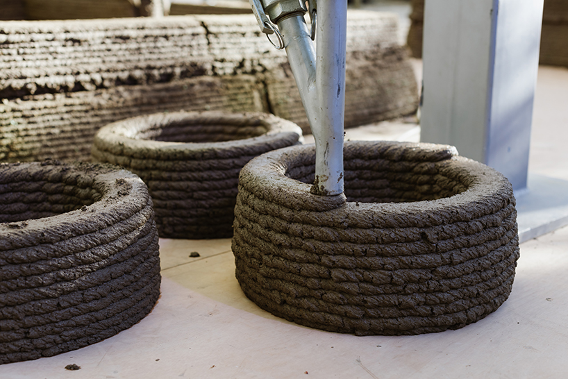 ‘to grow a building’ uses 3D printing to create organic architecture made of seeds and soil