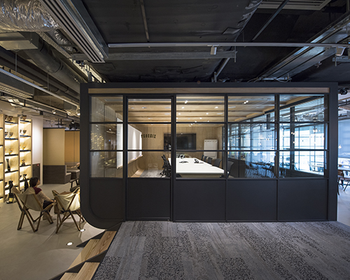 bean buro references ship construction in leo burnett's dynamic hong kong office