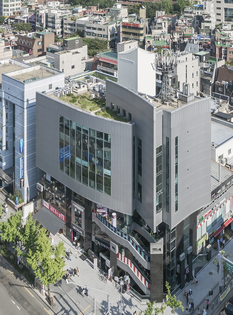 iroje khm architects white boat