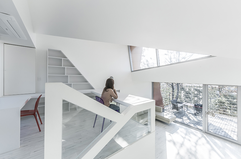 IROJE KHM forms zig-zagged colored townhouses for 'stella fiore' project in south korea designboom