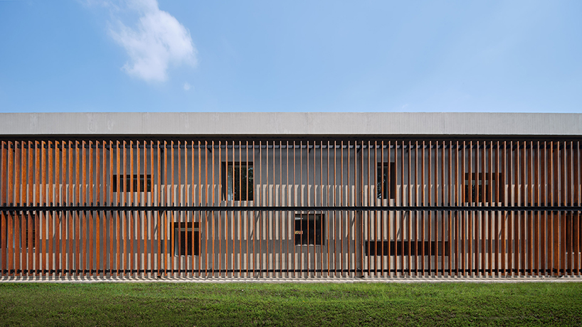 mitsuhiro shoji turns an old linen factory into a gallery in zhejiang, china designboom