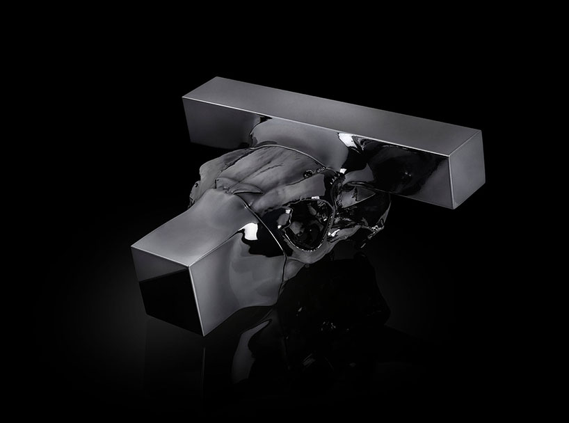 dov ganchrow combines real and 3D-printed cow skulls in in modular sculpture series