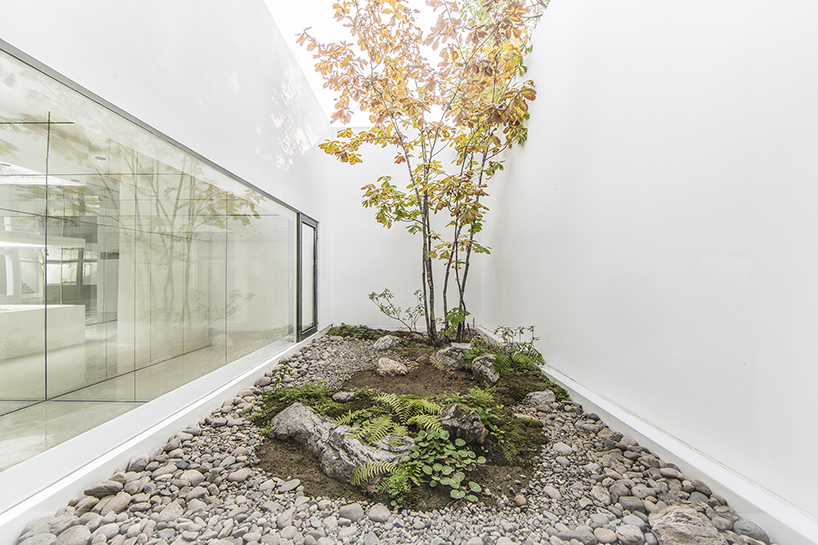 archstudio-mirror-garden-boutique-beijing-china-06-19-2019-designboom
