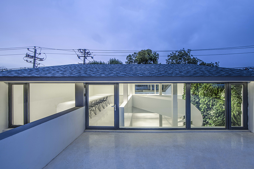 archstudio-mirror-garden-boutique-beijing-china-06-19-2019-designboom
