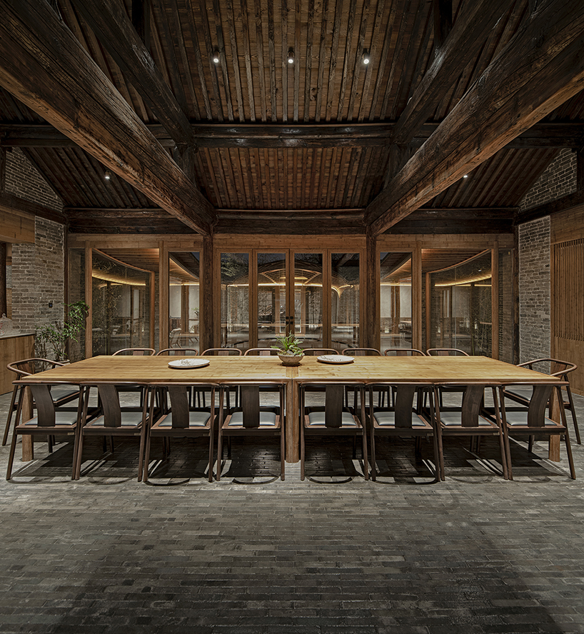 archstudio fuses old with new to renovate a traditional siheyuan residence in beijing designboom