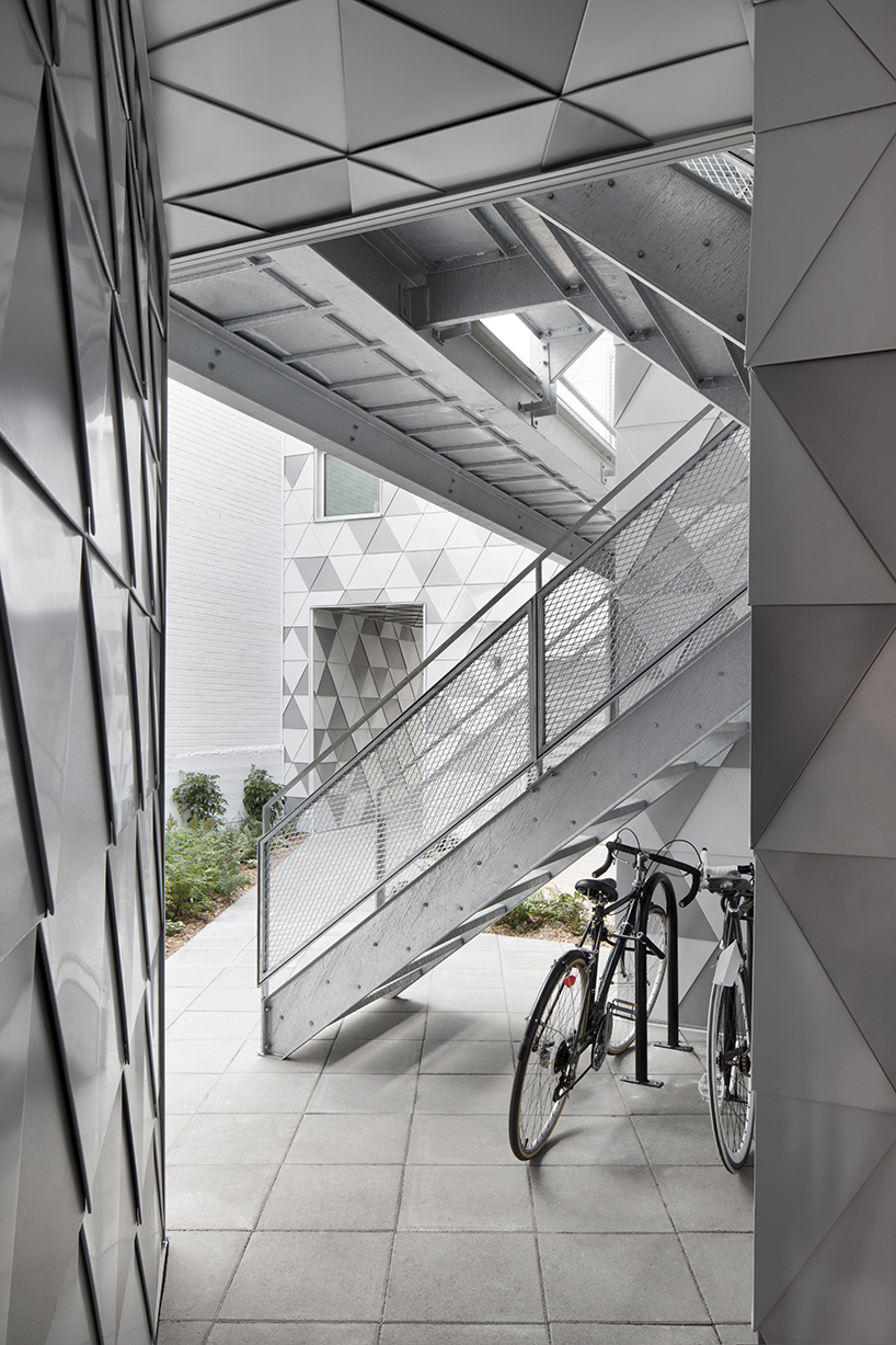 ADHOC's la géode in montreal includes a courtyard for housing optimization and fluidness - 8