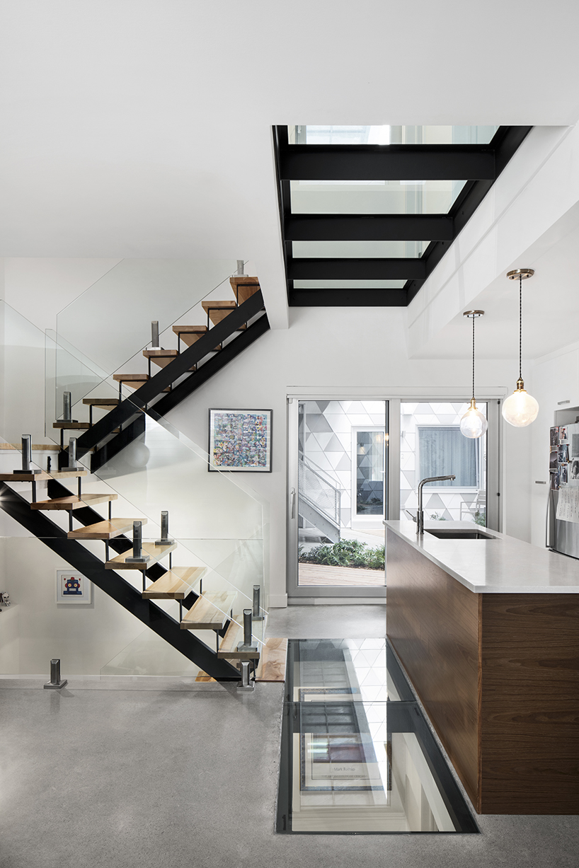 ADHOC's la géode in montreal includes a courtyard for housing optimization and fluidness - 9