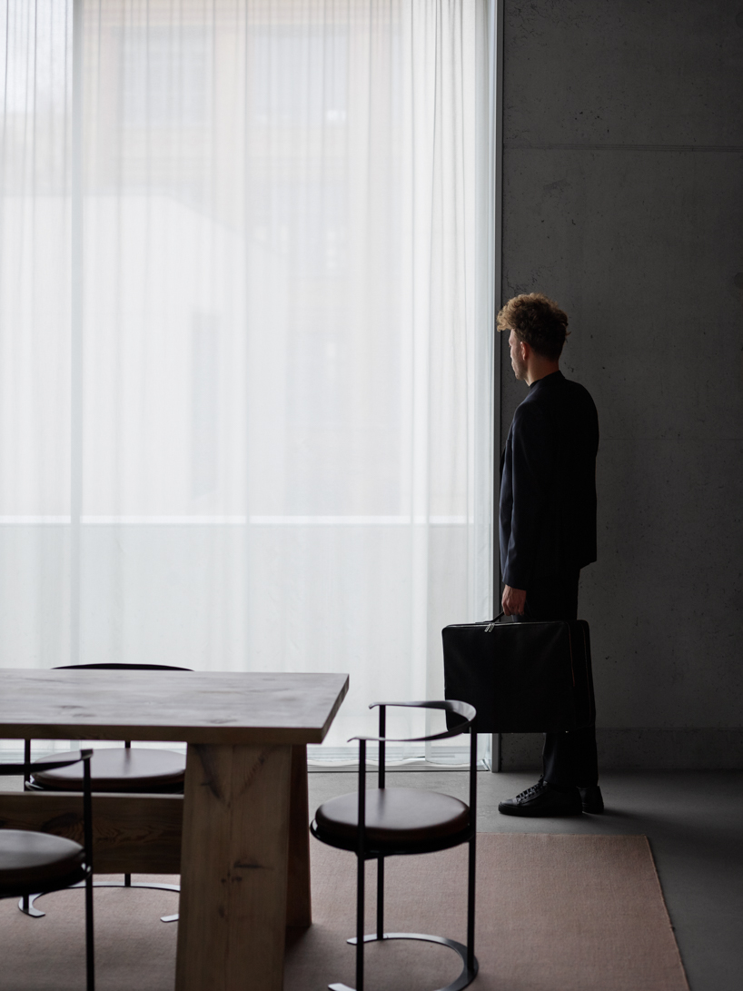 suit case a collaboration between david chipperfield and tsatsas 2