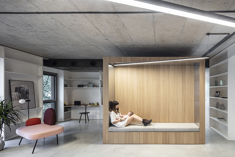 toledano + architects organizes this tel aviv loft around a stainless steel and wood cube designboom