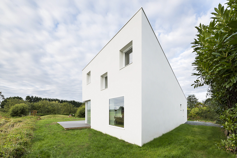 studio razavi house for a photographer france designboom