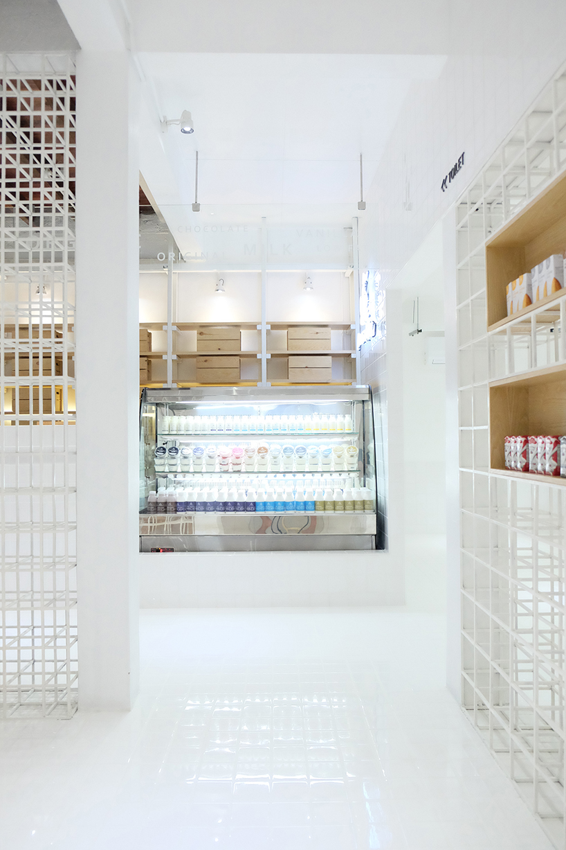 thaipan studio adorns milk bar in bangkok with walls of white tile - 6