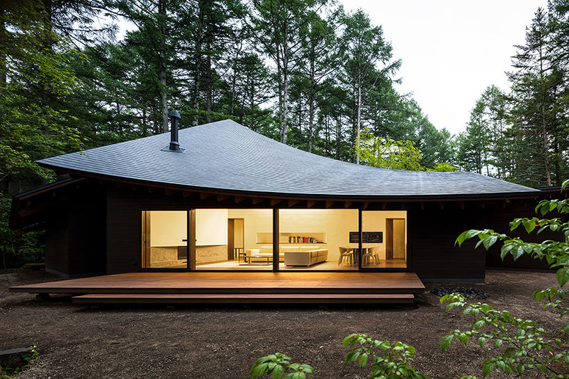 weekend villa in japan by kias resembles a pile of leaves designboom