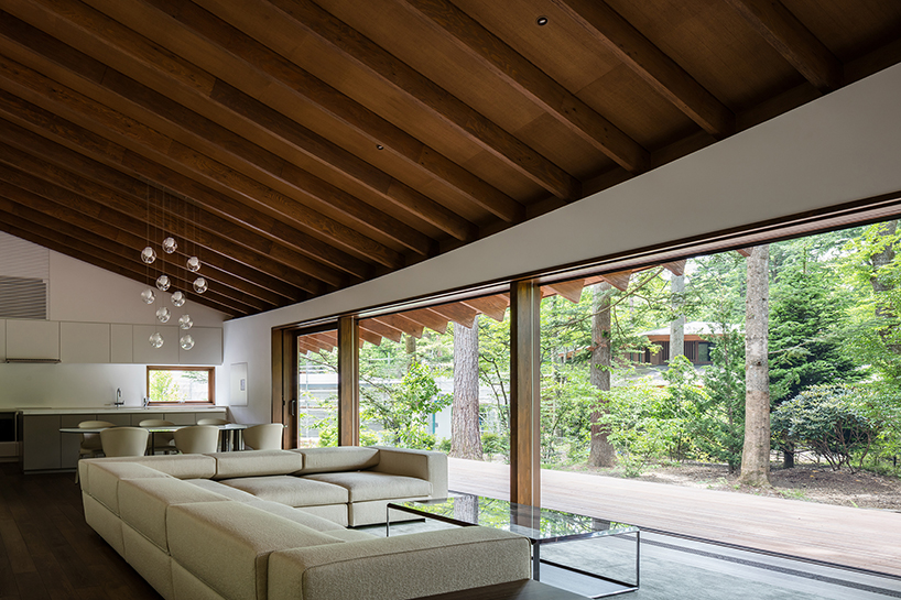 weekend villa in japan by kias resembles a pile of leaves designboom