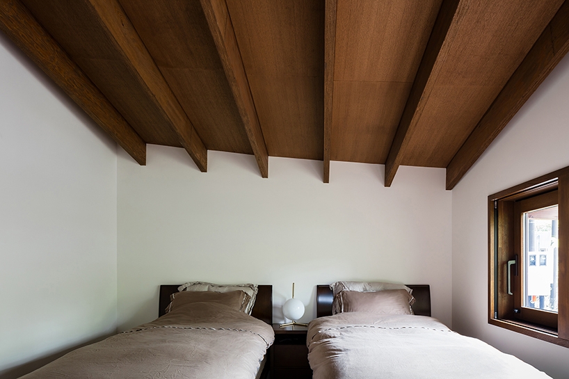 weekend villa in japan by kias resembles a pile of leaves designboom