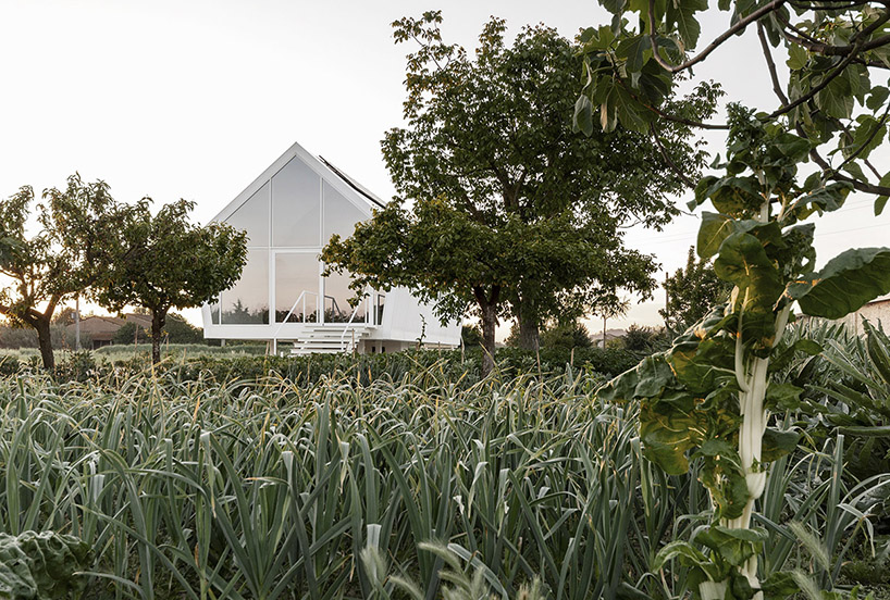 ldaimda-la-casa-nellorto-house-in-orchard-italy-07-18-2019-designboom