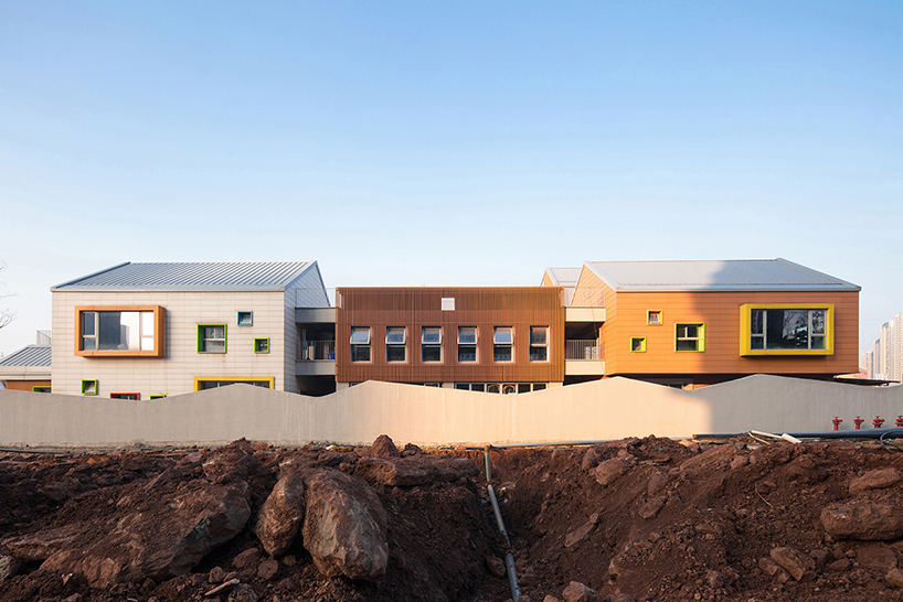 init-design-office-hongkong-land-chongqing-yorkville-north-kindergarten-china-05-29-2019-designboom