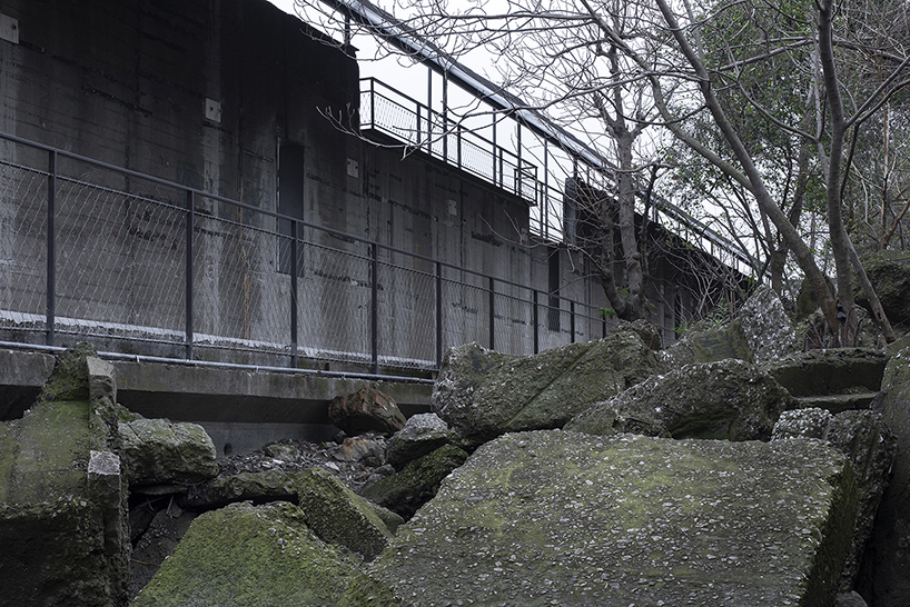 atelier deshaus transforms abandoned coal-unloading wharf into riverside passage in shanghai